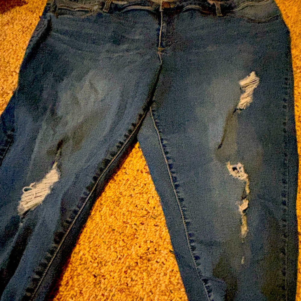 Blue ripped jeans 26W